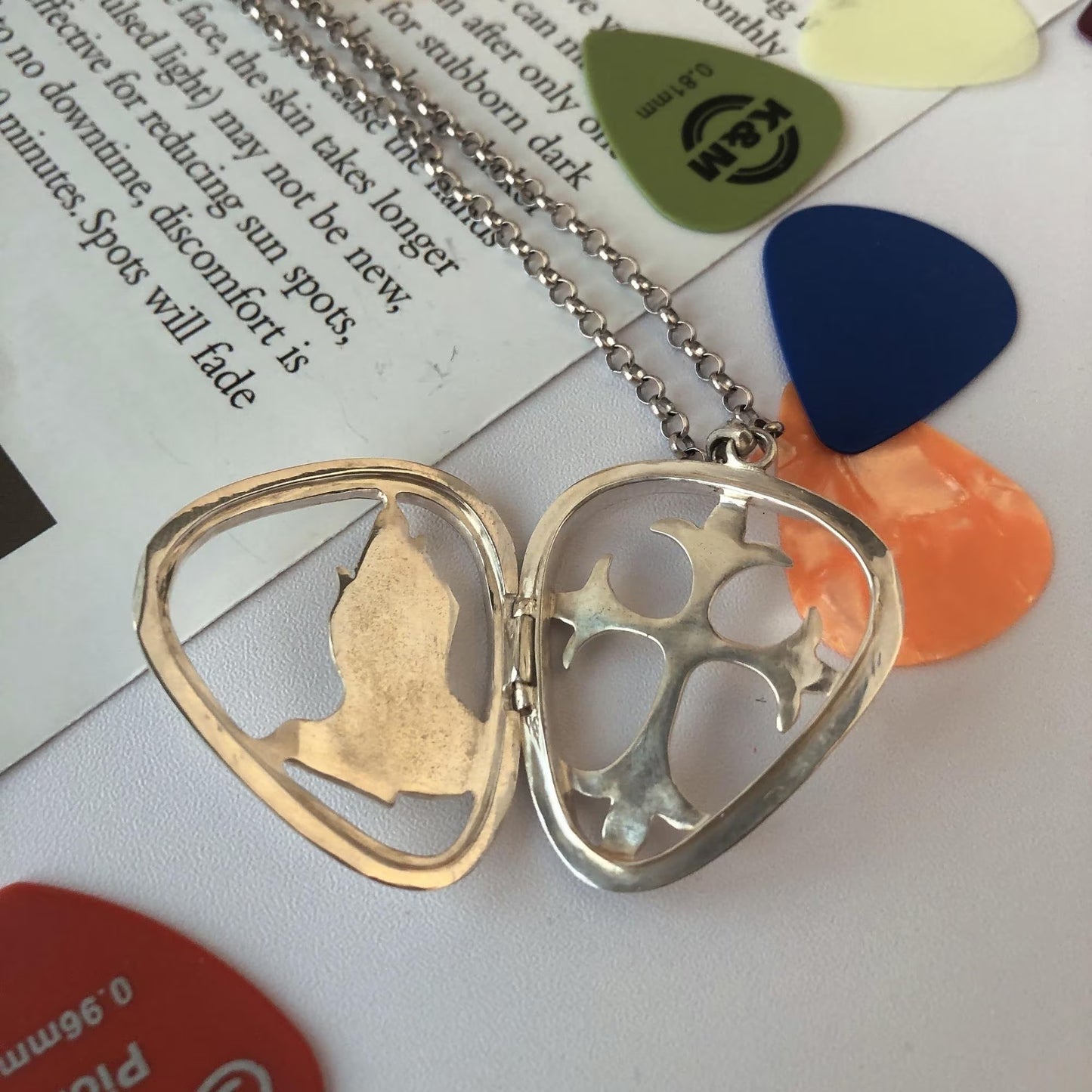 Guitar Pick Holder with Luminous Guitar Pick 925 Sterling Silver Pendant Necklace Jewelry Unisex