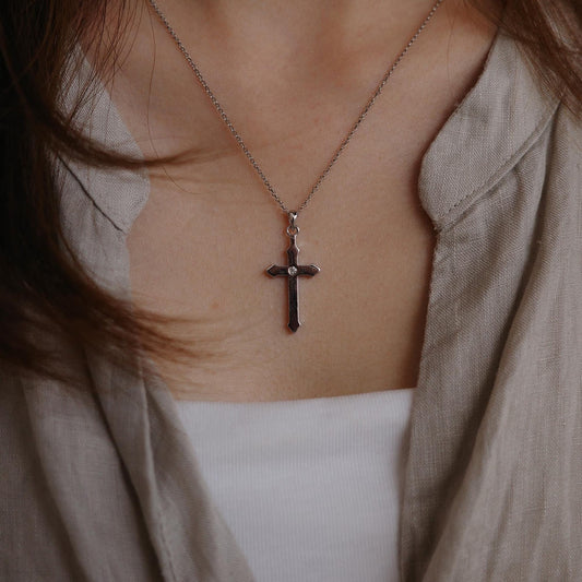 Trinity Leaf - 925 Sterling Silver Platinum-Plated Cross Pendant Necklace with Moissanite for Women