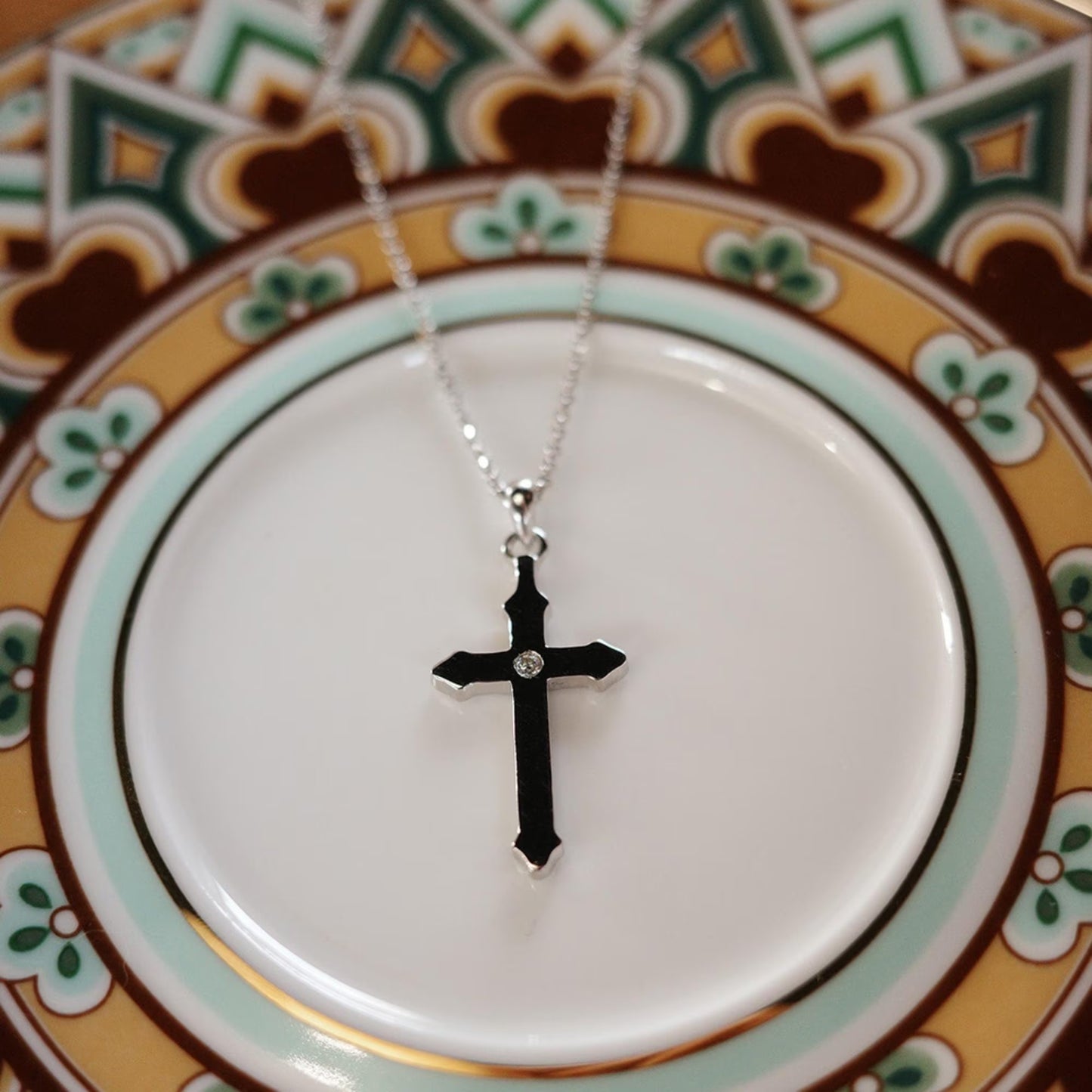 Trinity Leaf - 925 Sterling Silver Platinum-Plated Cross Pendant Necklace with Moissanite for Women