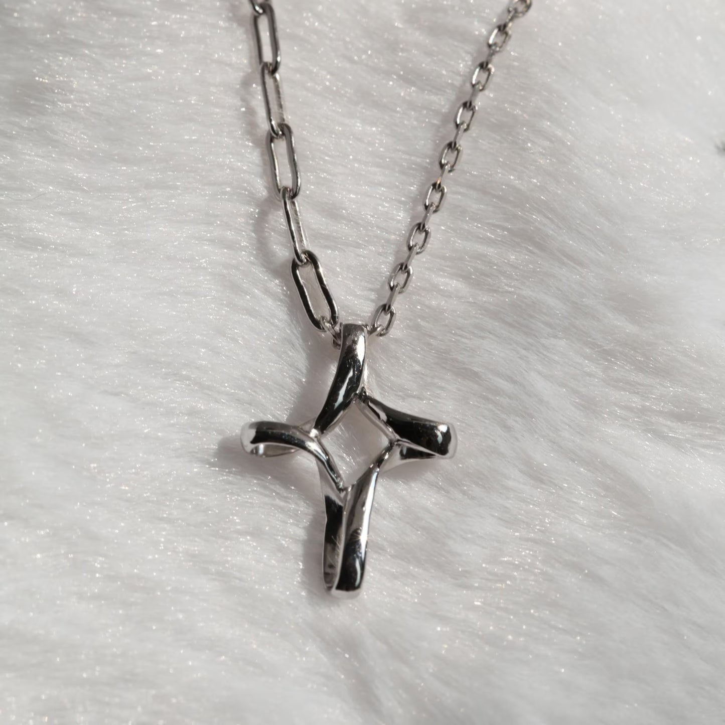 Star Cross - 925 Sterling Silver Mobius Pendant Choker Necklace for Women