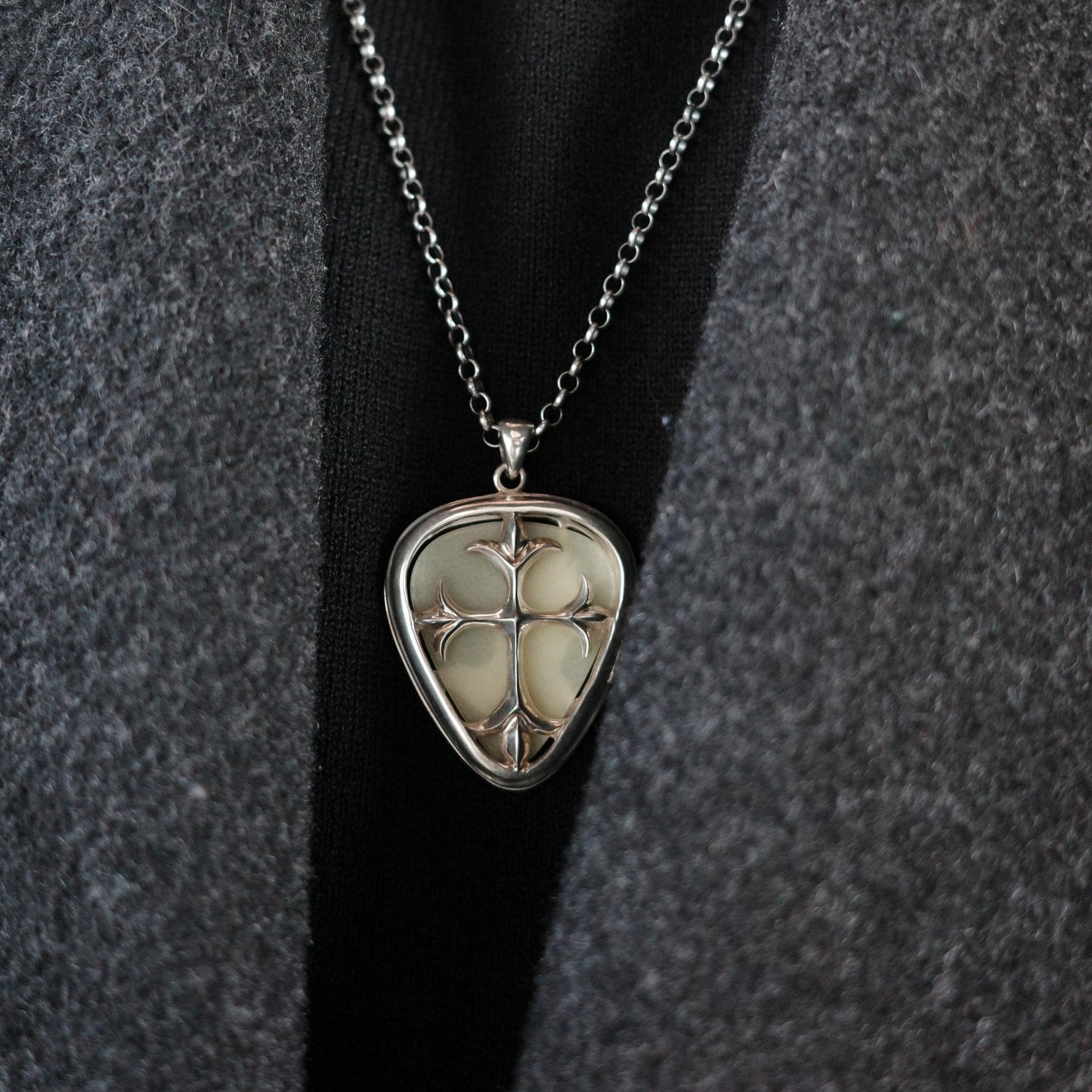Guitar Pick Holder with Luminous Guitar Pick 925 Sterling Silver Pendant Necklace Jewelry Unisex