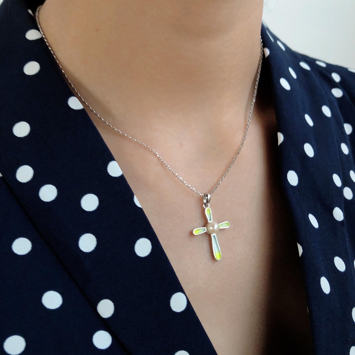 Vanilla Mountain - Pearl Enamel 925 Sterling Silver Cross Pendant Necklace for Women