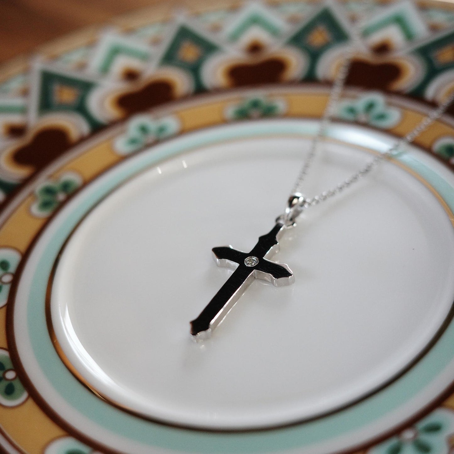 Trinity Leaf - 925 Sterling Silver Platinum-Plated Cross Pendant Necklace with Moissanite for Women