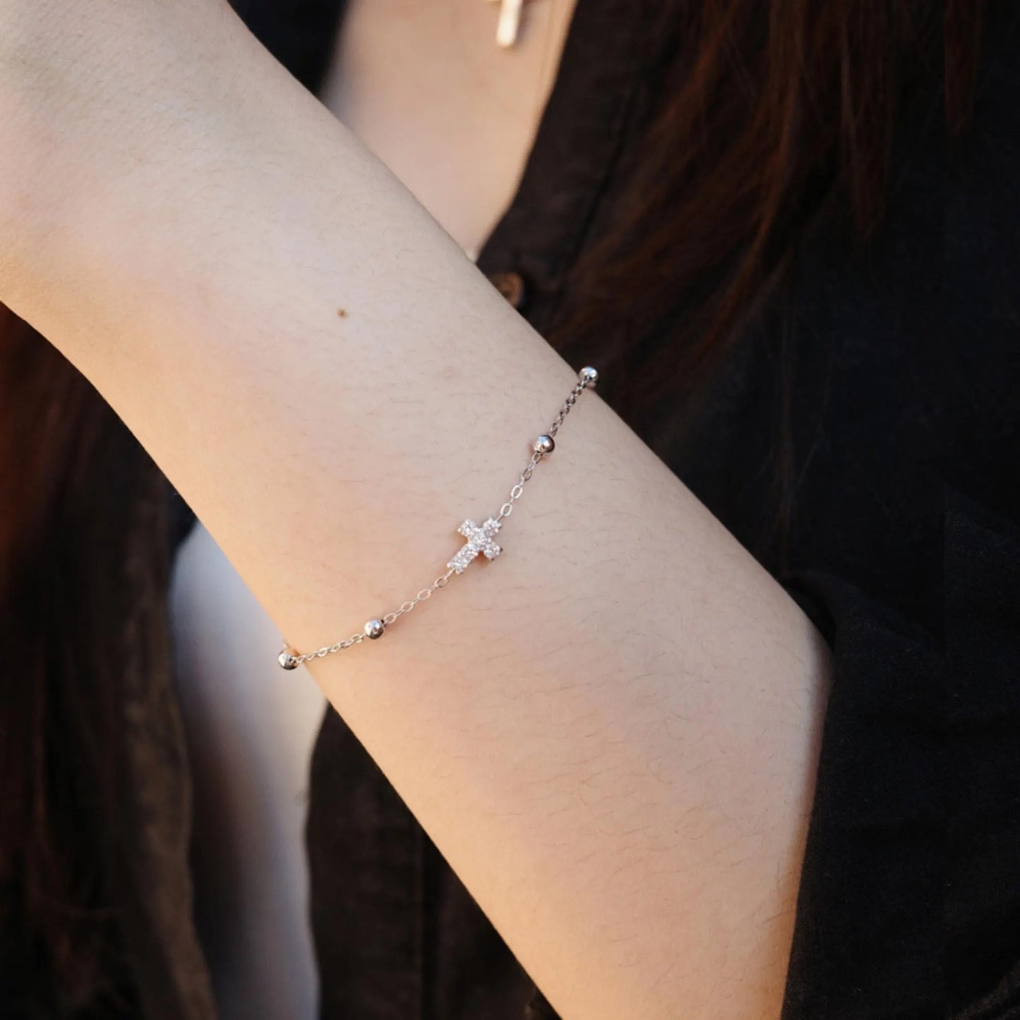 Chain of Love - 925 Sterling Silver Women’s Cross Bracelet with Moissanite