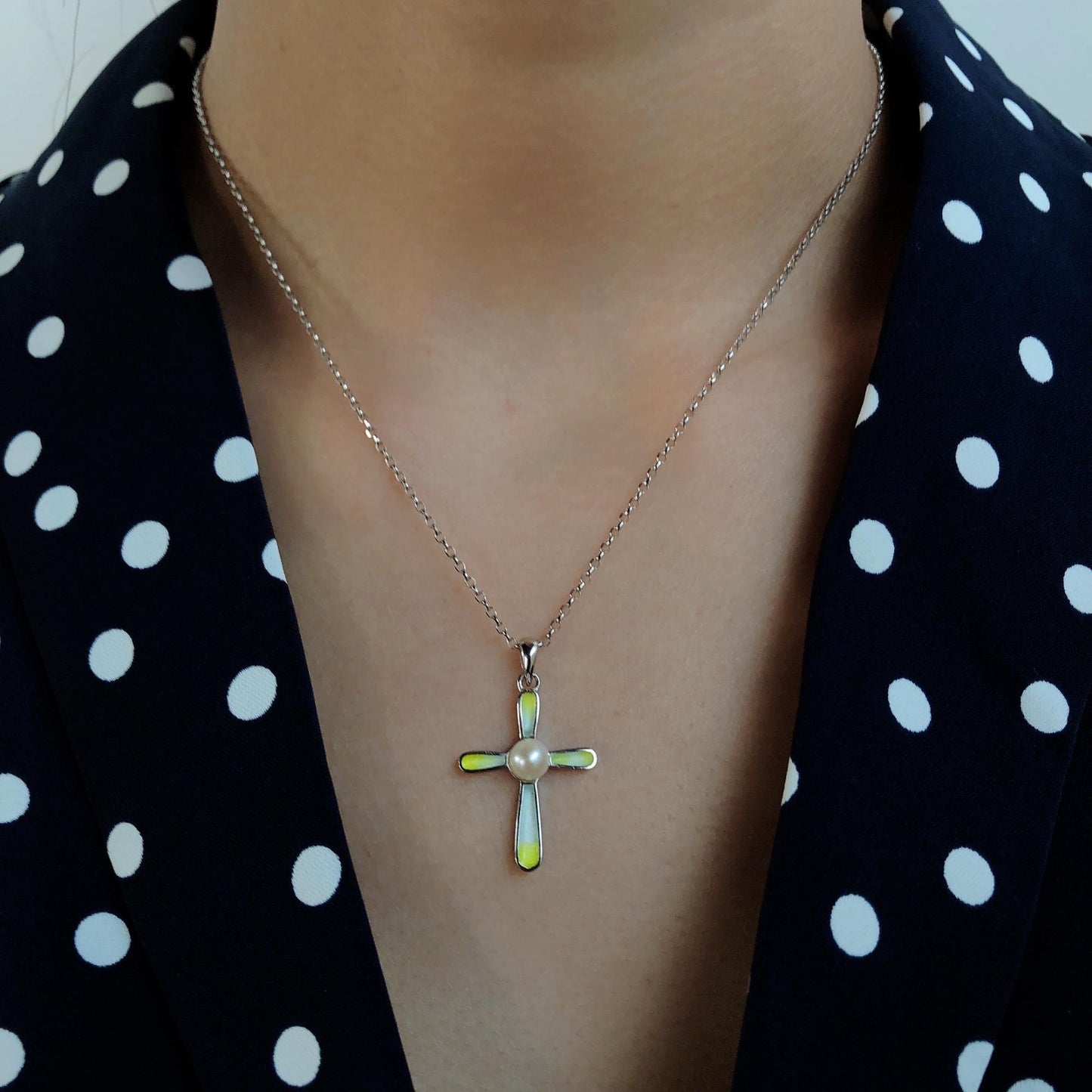 Vanilla Mountain - Pearl Enamel 925 Sterling Silver Cross Pendant Necklace for Women