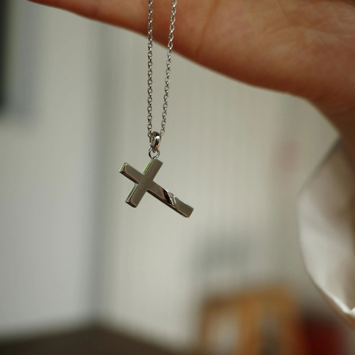 Scarred - 925 Sterling Silver Cross Pendant Choker Necklace for Women