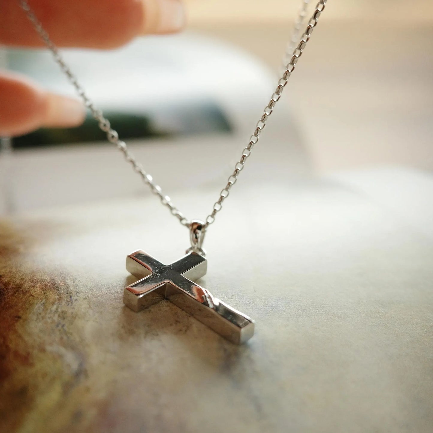 Scarred - 925 Sterling Silver Cross Pendant Choker Necklace for Women