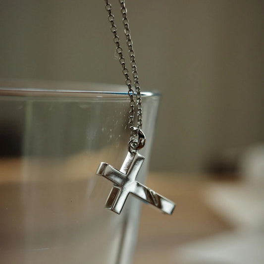 Scarred - 925 Sterling Silver Cross Pendant Choker Necklace for Women
