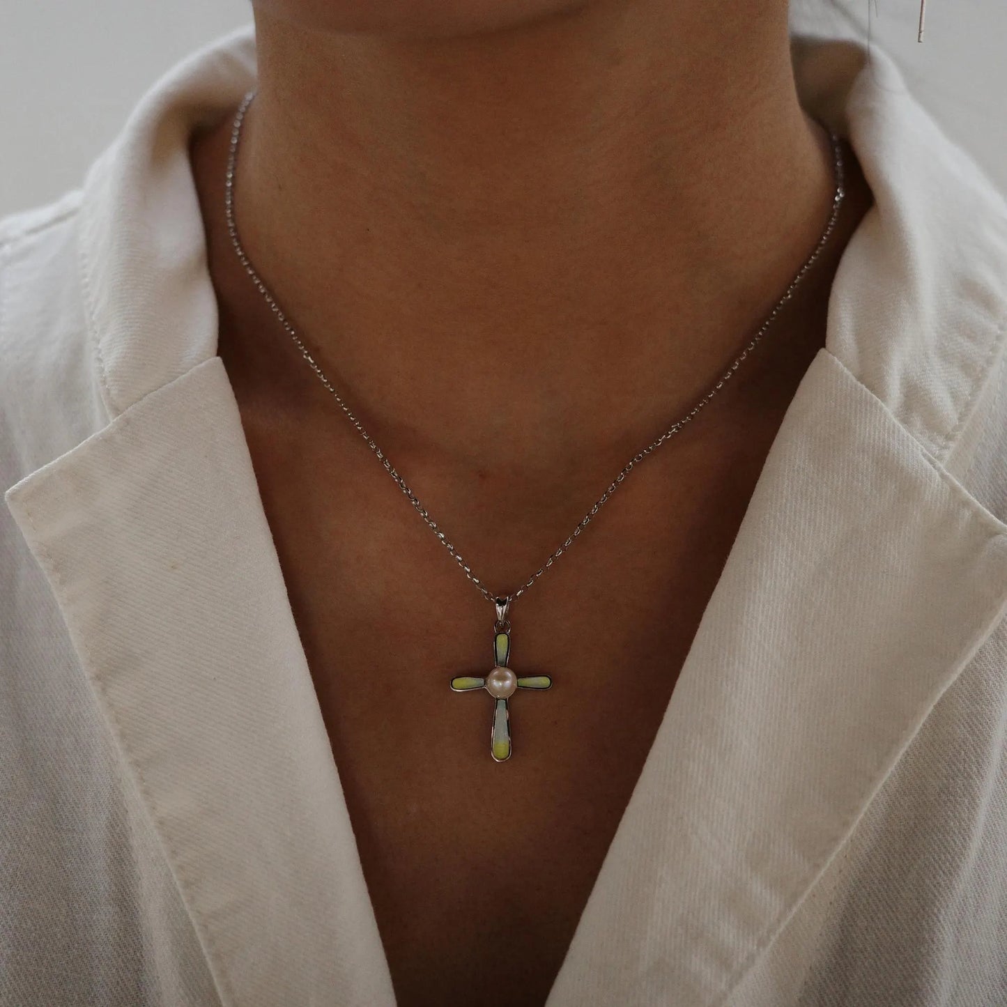 Vanilla Mountain - Pearl Enamel 925 Sterling Silver Cross Pendant Necklace for Women