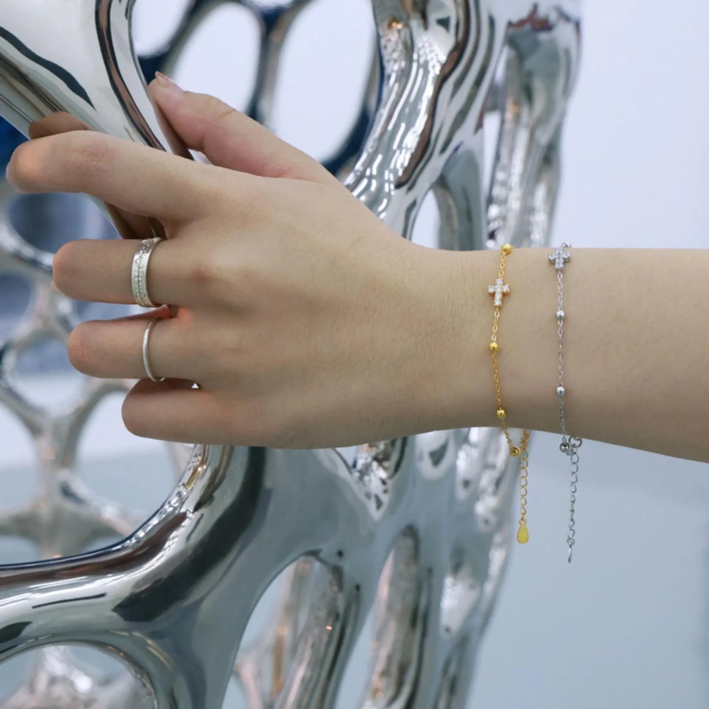 Chain of Love - 925 Sterling Silver Women’s Cross Bracelet with Moissanite